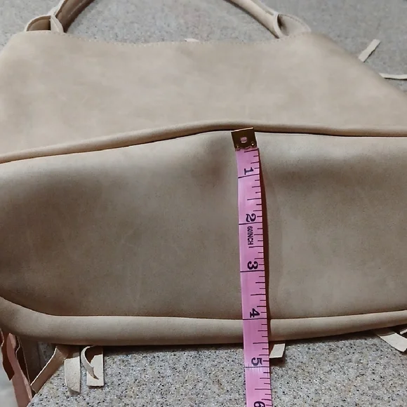 Chic Fringe Beige Shoulder Bag - Picture 6 of 10